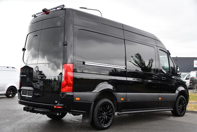 Mercedes-Benz SPRINTER 319 3.0 CDI L2H2 DC Black Edition Adaptieve Cruise, 360 Camera, Carplay, LED, 10,5'' Mbux, Stoelverwarming, Automaat, 190pk, 3500kg Trekhaak, Uniek!