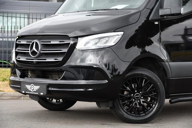 Mercedes-Benz SPRINTER 319 3.0 CDI L2H2 DC Black Edition Adaptieve Cruise, 360 Camera, Carplay, LED, 10,5'' Mbux, Stoelverwarming, Automaat, 190pk, 3500kg Trekhaak, Uniek!