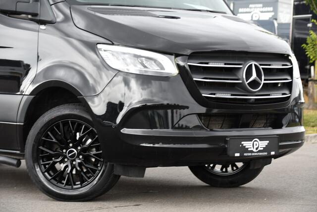 Mercedes-Benz SPRINTER 319 3.0 CDI L2H2 DC Black Edition Adaptieve Cruise, 360 Camera, Carplay, LED, 10,5'' Mbux, Stoelverwarming, Automaat, 190pk, 3500kg Trekhaak, Uniek!