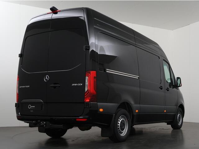 Mercedes-Benz SPRINTER 319 CDI | L2 H2 | AUTOMAAT | BPM VRIJ! | 190 PK | ADAPTIEVE CRUISE | NAVIGATIE | ACHTERUITRIJCAMERA | STOELVERWARMING | 3500 KG AHW VOORBEREIDING | LED | BUMPERS IN KLEUR | CERTIFIED