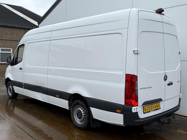 Mercedes-Benz SPRINTER 315 1.9 CDI Automaat L3H2 Climate Control Adaptieve Cruise Carplay Trekhaak 2.8t Camera Stoelverwarming Parkeersensoren voor achter