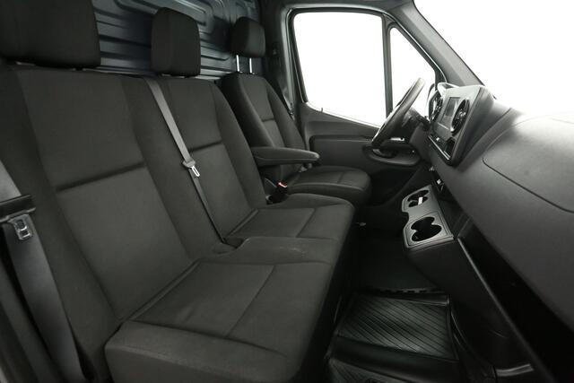 Mercedes-Benz SPRINTER 2.2 CDI L2H2 164PK | 3500kg Trekgew. | Automaat | Trekhaak | Airco | Cruise | Camera | Carplay | 3 Zits
