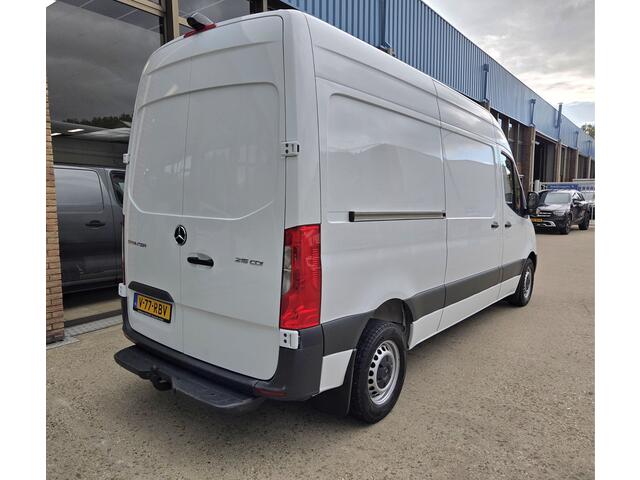 Mercedes-Benz SPRINTER Automaat 110Kw/150Pk Airco Navi Achteruitrijcamera Achteropstap Cruisecontrol Stoelverwarming