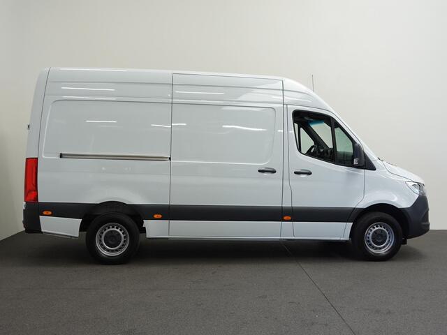 Mercedes-Benz SPRINTER 315 L2H2 Airco MBUX Navigatie Adaptive Cruise Control Leder PDC VA + Camera Trekhaak 3500kg Comfortstoel