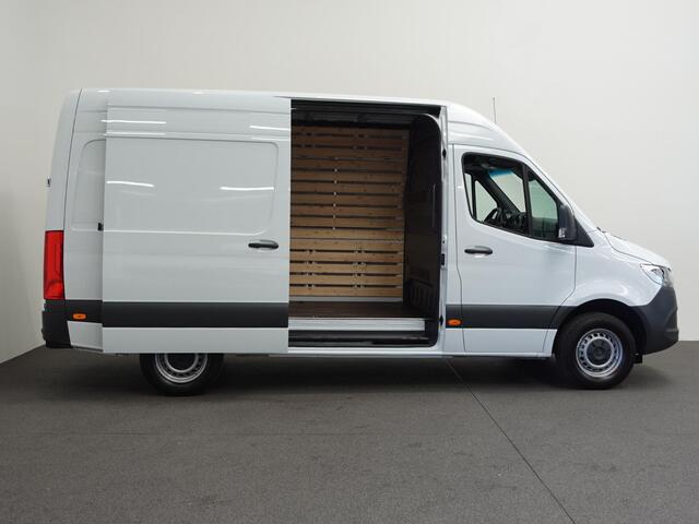 Mercedes-Benz SPRINTER 315 L2H2 Airco MBUX Navigatie Adaptive Cruise Control Leder PDC VA + Camera Trekhaak 3500kg Comfortstoel