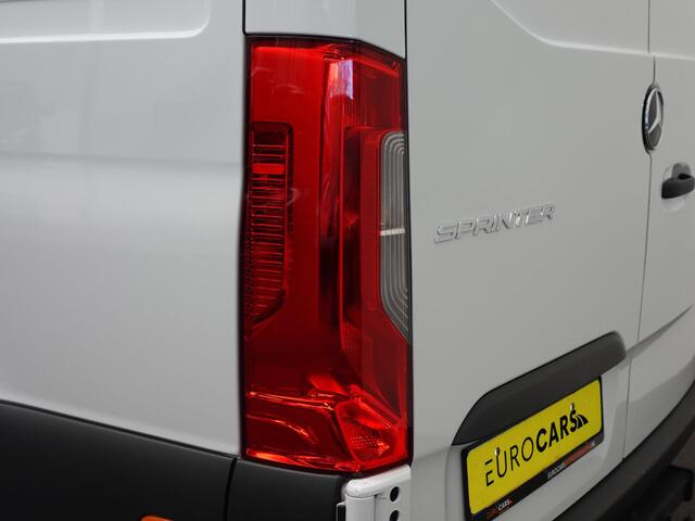Mercedes-Benz SPRINTER 315 L2H2 Airco MBUX Navigatie Adaptive Cruise Control Leder PDC VA + Camera Trekhaak 3500kg Comfortstoel