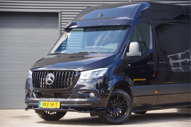 Mercedes-Benz SPRINTER 319 3.0 CDI V6 L2H2 AUT. LED, 2X SCHUIFDEUR, 3.5T TREKHAAK, 360 CAMERA, MBUX 10'', LEDER, CRUISE, CLIMA, PARKEERSENSOREN, 18'' LM WIELEN, SIDEBARS, VOORSPOILER, ZONNEKLEP