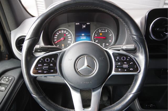 Mercedes-Benz SPRINTER 319 3.0 CDI V6 L2H2 AUT. LED, 2X SCHUIFDEUR, 3.5T TREKHAAK, 360 CAMERA, MBUX 10'', LEDER, CRUISE, CLIMA, PARKEERSENSOREN, 18'' LM WIELEN, SIDEBARS, VOORSPOILER, ZONNEKLEP