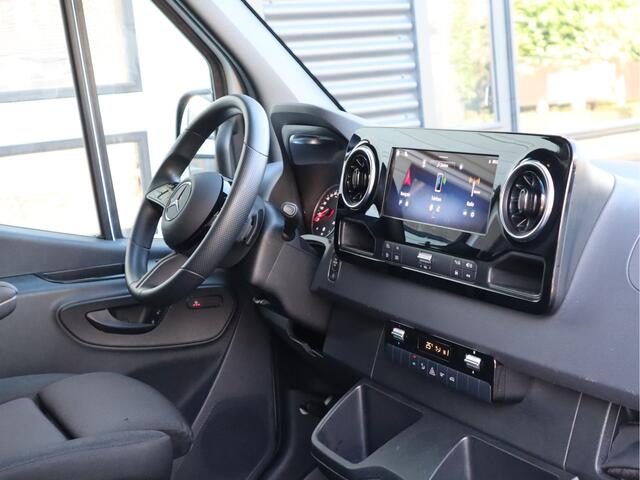 Mercedes-Benz SPRINTER 317 CDI Automaat L2H2 RWD - LED - Mbux - Camera