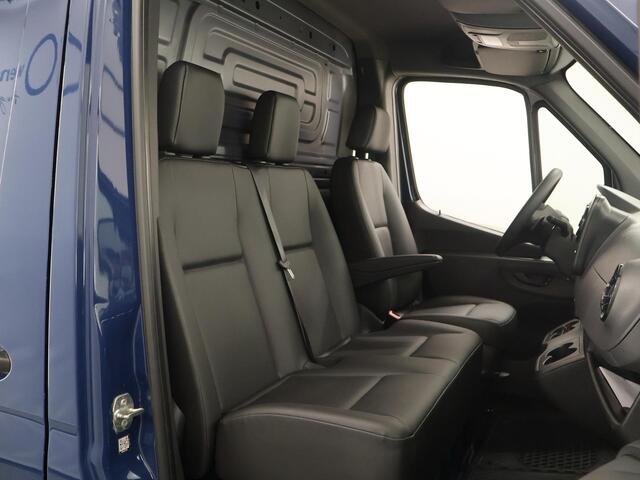 Mercedes-Benz SPRINTER 317 CDI | AUT. | L2 H1 | RWD | TREKHAAK | NAVIGATIE | PARKEERCAMERA | STOELVERWARMING | BINDRAILS LAADRUIMTE
