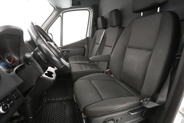Mercedes-Benz SPRINTER 314 CDI 143PK L2H2 | Automaat | Airco | Camera | Cruise | 3 Zits | Trekhaak | Carplay