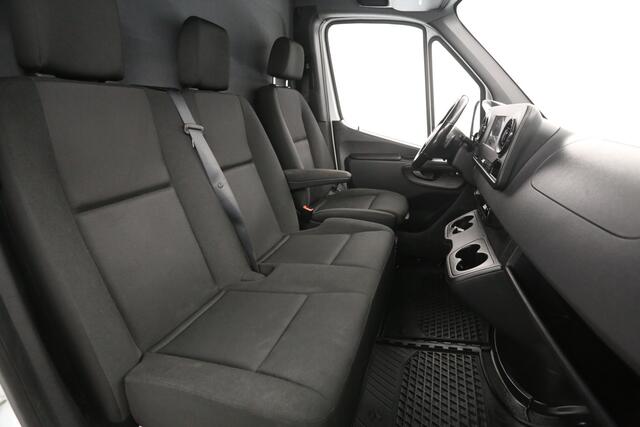 Mercedes-Benz SPRINTER 314 CDI 143PK L2H2 | Automaat | Airco | Camera | Cruise | 3 Zits | Trekhaak | Carplay