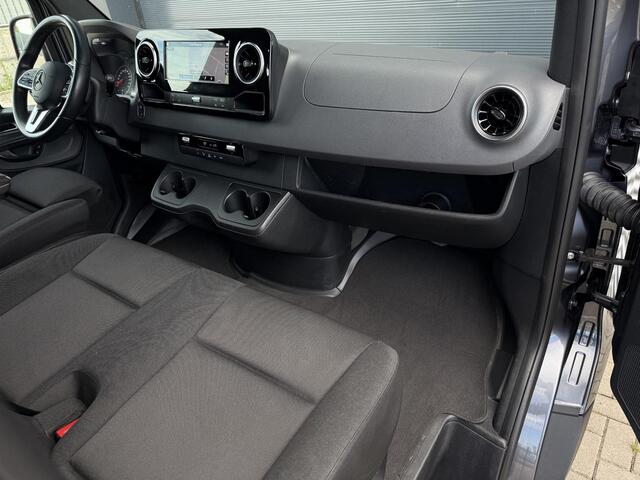 Mercedes-Benz SPRINTER 319 3.0 CDI L2H1 DC 190PK ?3500KG Trekgewicht ?Automaat ?6-Persoons ?Full LED ?Navigatie Groot ?6-Cilinder ?Geveerde stoel