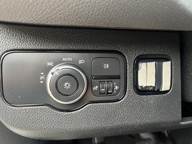 Mercedes-Benz SPRINTER 316 2.2 CDI L2H2 Kastinrichting 3-Persoons Trekhaak 3500kg trekgewicht Imperiaal Airco Telefoonverbinding Omvormer 220V 1e Eigenaar Werkverlichting Bpm vrij!!