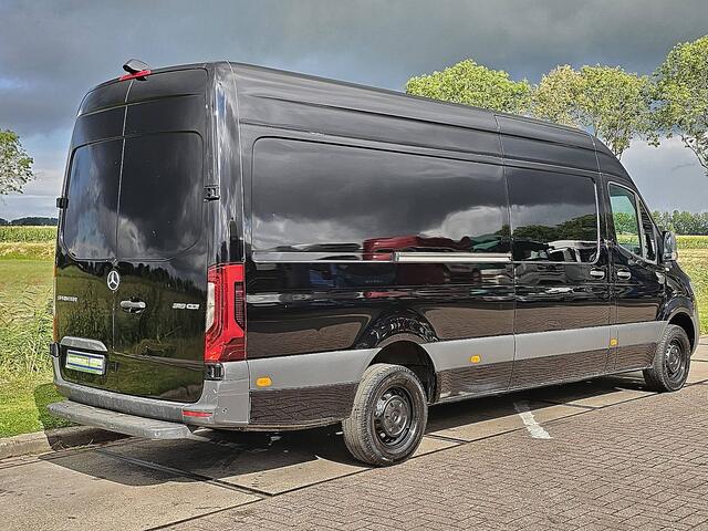 Mercedes-Benz SPRINTER 319 1.9 CDI L3H2 RWD Cruise control, Airco, Pdc, Navi, Carplay, 360° Camera, Stoelverwarming, LED, Mbux10, 3-Zits/Leer, Euro6, Bpm-Vrij