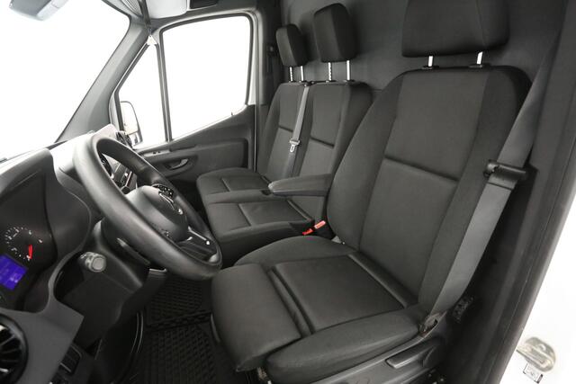 Mercedes-Benz SPRINTER 214 CDI 143PK L2H2 | Automaat | Airco | Camera | Cruise | Carplay | 3 Zits | Trekhaak