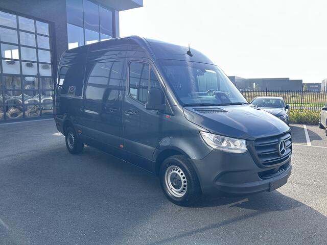 Mercedes-Benz SPRINTER 319 CDI L2 H2 Pro / 3500KG Trekhaak / MBUX / Navigatie / Cruise control / Airco / 270 Graden achterdeuren