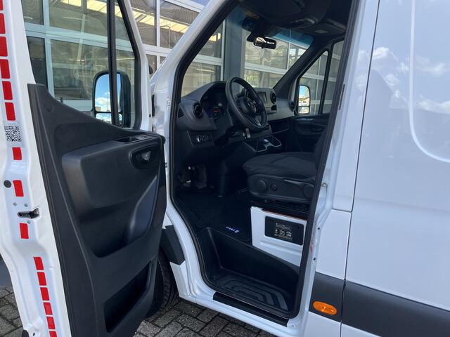 Mercedes-Benz SPRINTER 314 2.2 CDI L2H2 Werkplaats Omvormer Trekhaak Kastinrichting Ladekasten inrichting Airco Cruise controle Apple carplay 1e Eigenaar Euro 6 Bpm vrij voor particulier gebruik!!