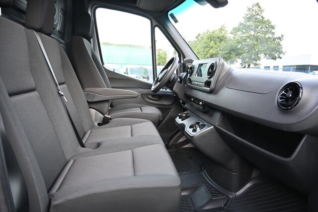 Mercedes-Benz SPRINTER 317 CDI L3H2 RWD 3500kg Trekhaak, MBUX navigatie met camera, Etc.
