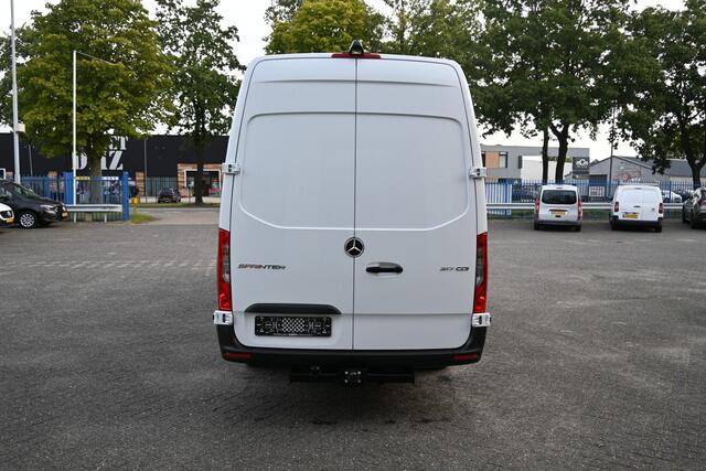 Mercedes-Benz SPRINTER 317 CDI L3H2 RWD 3500kg Trekhaak, MBUX navigatie met camera, Etc.