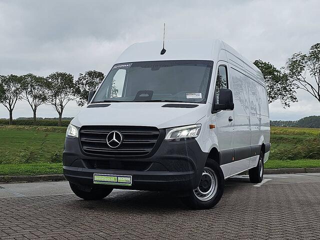 Mercedes-Benz SPRINTER 317 1.9 CDI L3H2 Pro Cruise control, Airco, Pdc, Navi, Camera, LED, Carplay, Automaat, Mbux10, Lane-assist, Stoelverwarming, Dodehoek Detectie, Nieuw Model
