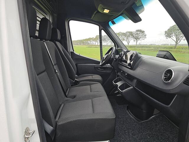 Mercedes-Benz SPRINTER 317 1.9 CDI L3H2 Pro Cruise control, Airco, Pdc, Navi, Camera, LED, Carplay, Automaat, Mbux10, Lane-assist, Stoelverwarming, Dodehoek Detectie, Nieuw Model