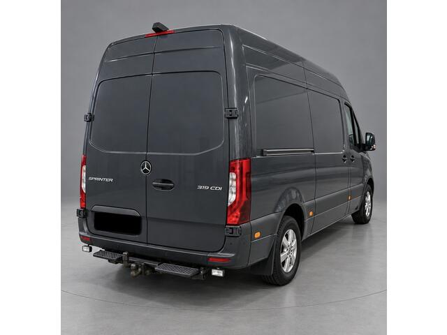 Mercedes-Benz SPRINTER 319 1.9 CDI L2H2 RWD PB Edition Camera, Cruise, Carplay, LED, 10,5'' Mbux, Trekhaak, Automaat, Sensoren, Stoelverwarming, Uniek!
