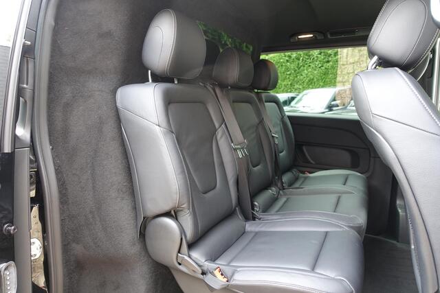 Mercedes-Benz V-KLASSE 300d 4-MATIC Lang DC AMG Line Night Pakket l Lederen Bekleding l Apple Carplay l BTW l Nieuwstaat!!