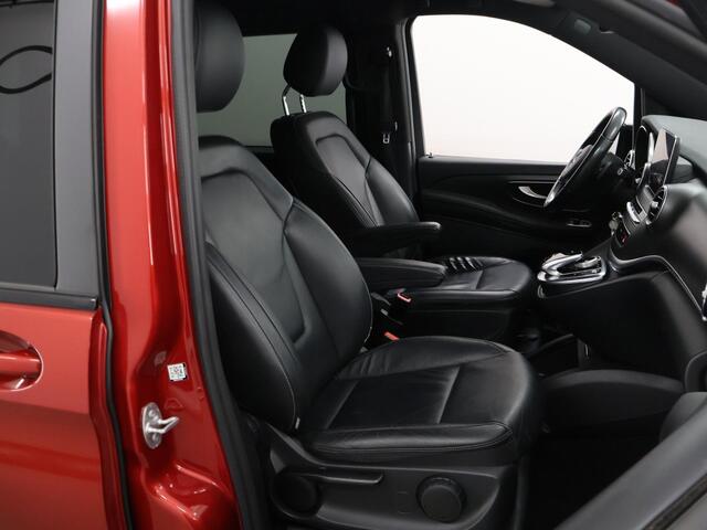 Mercedes-Benz V-KLASSE 250d Avantgarde Edition 190 PK | L2 | DC | AMG-Line | Night Pakket | 2X Zijschuifdeur | Lederen Bekleding | Comand Online | 360 Camera | Cruise Control | 1e Eigenaar | Dealer Onderhouden