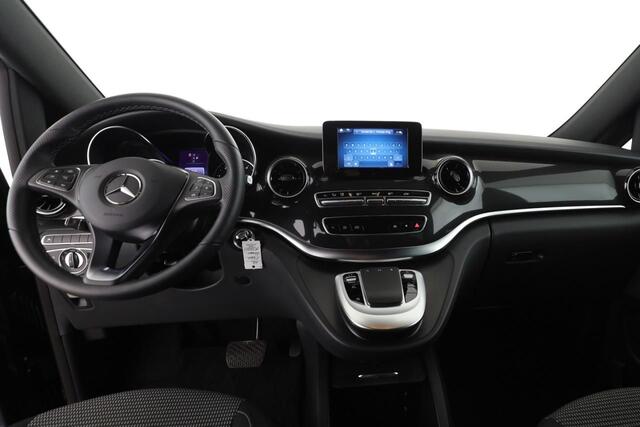Mercedes-Benz V-KLASSE 220d Lang Grijs Kenteken Night Pakket Sport Pakket LED Trekhaak 19 Inch AMG