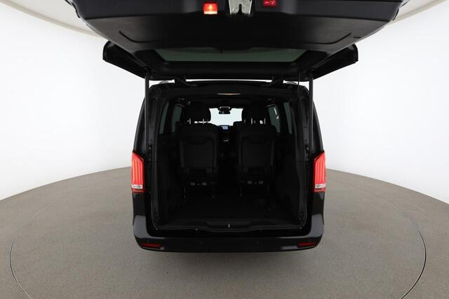 Mercedes-Benz V-KLASSE 220d Lang Grijs Kenteken Night Pakket Sport Pakket LED Trekhaak 19 Inch AMG
