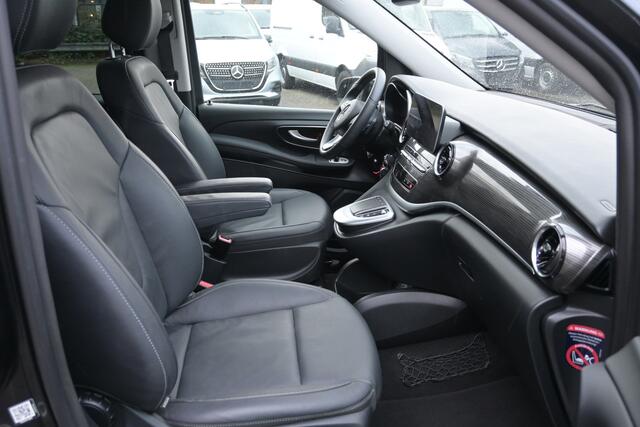 Mercedes-Benz V-KLASSE 300d 4-MATIC Extra Lang DC Avantgarde 2500kg trekhaak, Electrische deuren, 4x4