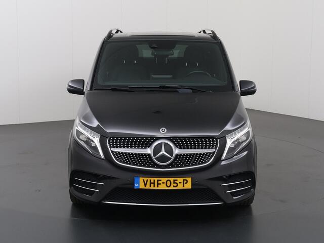 Mercedes-Benz V-KLASSE 300d | XL L3 | Dubbele Cabine | AMG | Avantgarde | 360° Camera | Burmester-Sound | Elk. verstelbare Comfortstoelen | Grafietgrijs Metallic | Trekhaak | 5-zits | Navigatie | Stoelverwarming | Certified