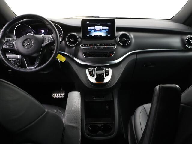 Mercedes-Benz V-KLASSE 300d | XL L3 | Dubbele Cabine | AMG | Avantgarde | 360° Camera | Burmester-Sound | Elk. verstelbare Comfortstoelen | Grafietgrijs Metallic | Trekhaak | 5-zits | Navigatie | Stoelverwarming | Certified