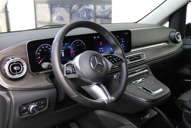 Mercedes-Benz V-KLASSE 300d / DC / AMG / Elec Stoelen / 360 Cam / 2x Elec Schuifdeur / Burmester / Vol Opties / NIEUWSTAAT