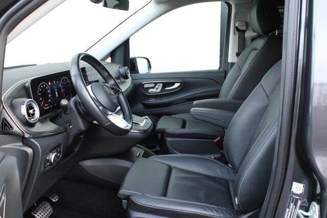 Mercedes-Benz V-KLASSE 300d / XXL / 4-matic / DC / AMG / Luchtvering / Burmester / Elec Stoelen / Vol Opties / NIEUWSTAAT