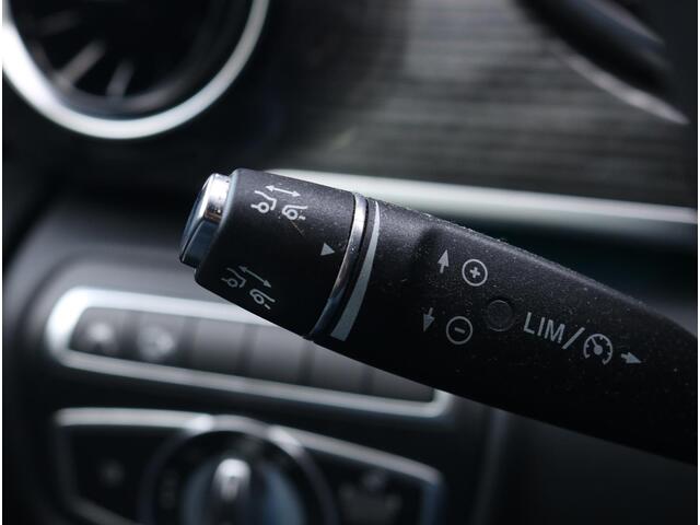 Mercedes-Benz V-KLASSE 300d Extra Lang DC | Distronic | Leer | Burmester