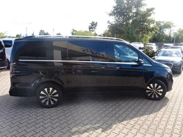 Mercedes-Benz V-KLASSE 300d L2 Avantgarde Grijs Kenteken Leder Distronic Camera Trekhaak LED MBUX 2 EL. Schuifdeuren