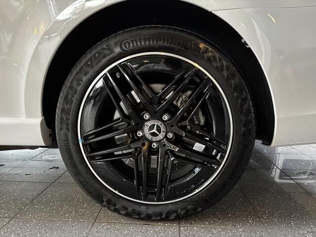 Mercedes-Benz V-KLASSE 220d L3 AMG Grijs Kenteken Distronic Trekhaak 2 EL. Schuifdeuren LED Night Pakket Stuurverwarming Stoelverwarming