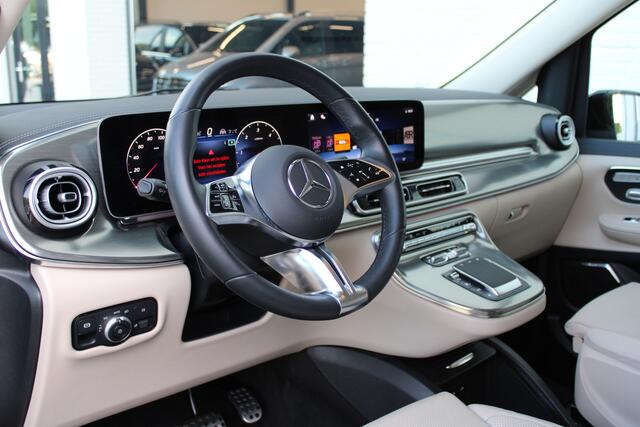Mercedes-Benz V-KLASSE 300d / XXL / AMG / Exclusive / 4-Matic / 7 Pers / Luchtv / Elec Stoel voor + Achter / Burmester / NIEUWSTAAT