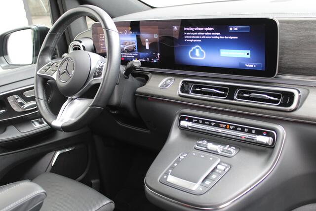 Mercedes-Benz V-KLASSE 300d / AMG / DC / 4-Matic / Luchtvering / Pano / 360 Cam / Burmester / Vol Opties / NIEUWSTAAT.