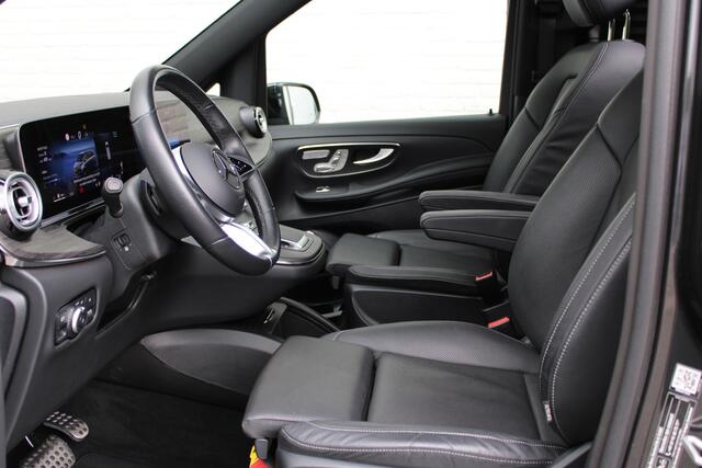Mercedes-Benz V-KLASSE 300d / AMG / DC / 4-Matic / Luchtvering / Pano / 360 Cam / Burmester / Vol Opties / NIEUWSTAAT.