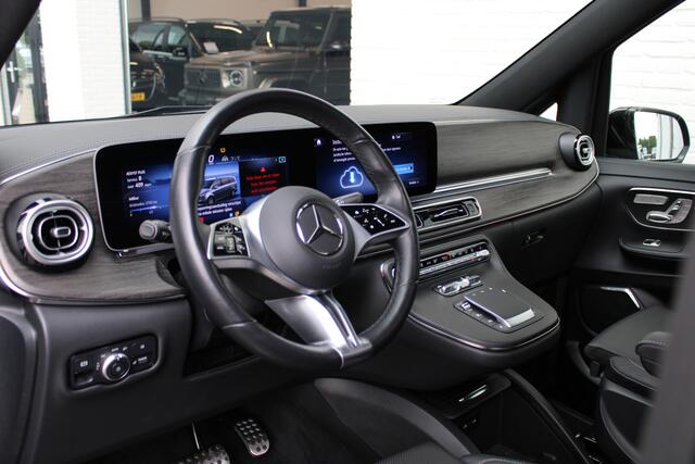 Mercedes-Benz V-KLASSE 300d / AMG / DC / 4-Matic / Luchtvering / Pano / 360 Cam / Burmester / Vol Opties / NIEUWSTAAT.