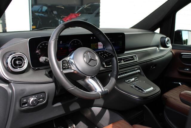 Mercedes-Benz V-KLASSE 300d / XXL / AMG / 4-Matic / DC / Luchtvering / TV / Burmester / 360 Camera / Vol Opties / NIEUWSTAAT
