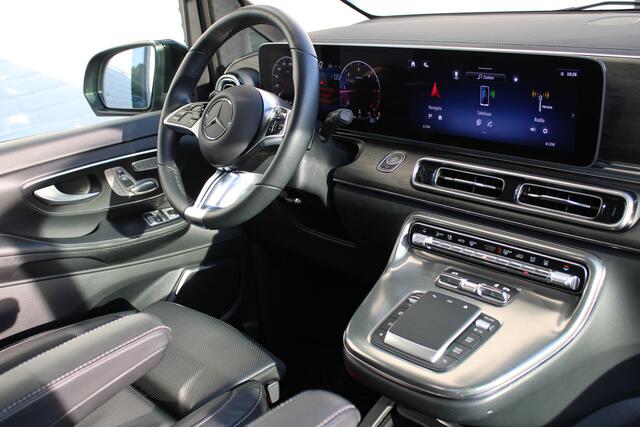 Mercedes-Benz V-KLASSE 300d / AMG / DC / 4-Matic / Luchtvering / Pano / Elec Stoel / Burmester / Vol Opties / NIEUWSTAAT.