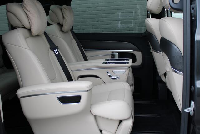 Mercedes-Benz V-KLASSE 300d / AMG / Exclusive / 4-Matic / 7-Pers / Pano / Luchtv / Elec Stoel voor+achter / Burmester / Vol Opties / NIEUWSTAAT