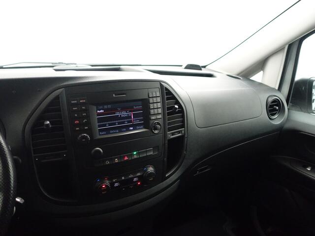 Mercedes-Benz VITO 116 CDI Lang Avantgarde Aut- 2x Schuifdeur, Navi, Lane Assist, Sidebars, Trekhaak, Grijs kenteken