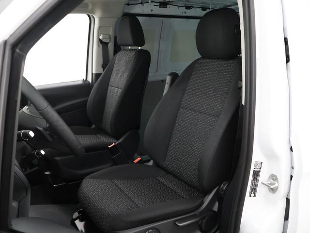 Mercedes-Benz VITO eVito Bestelwagen 66 kWh L2 | Stoelverwarming | Navigatie | Airco | Bluetooth
