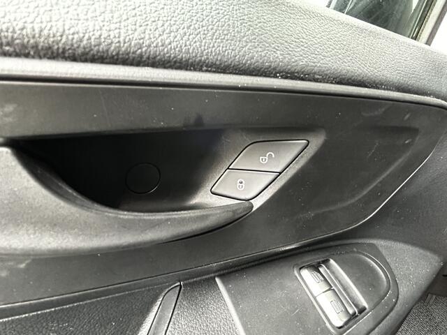 Mercedes-Benz VITO 110 CDI L2 Lang Airco // Achterklep // Bank // Radio // CV // Betimmering // Wieldoppen