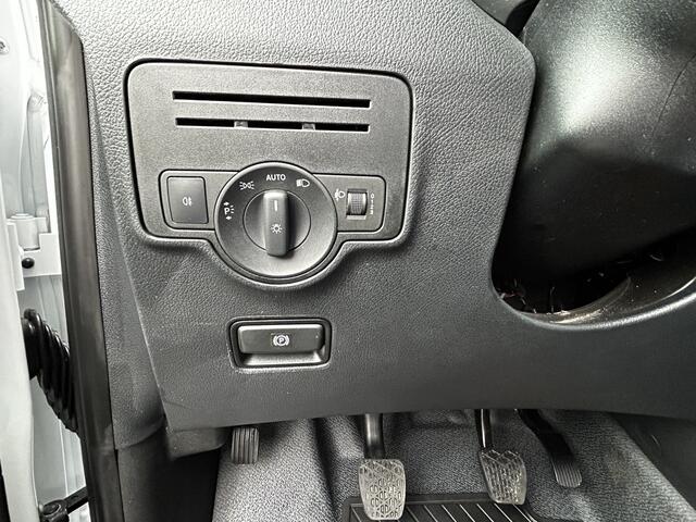 Mercedes-Benz VITO 110 CDI L2 Lang Airco // Achterklep // Bank // Radio // CV // Betimmering // Wieldoppen